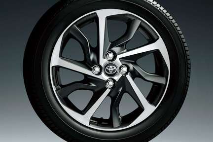 195/50R16タイヤ&16×6J“GR SPORT”専用アルミホイール(切削光輝+ダークグレーメタリック塗装)&センターオーナメント ※“GR SPORT”専用メーカーオプション